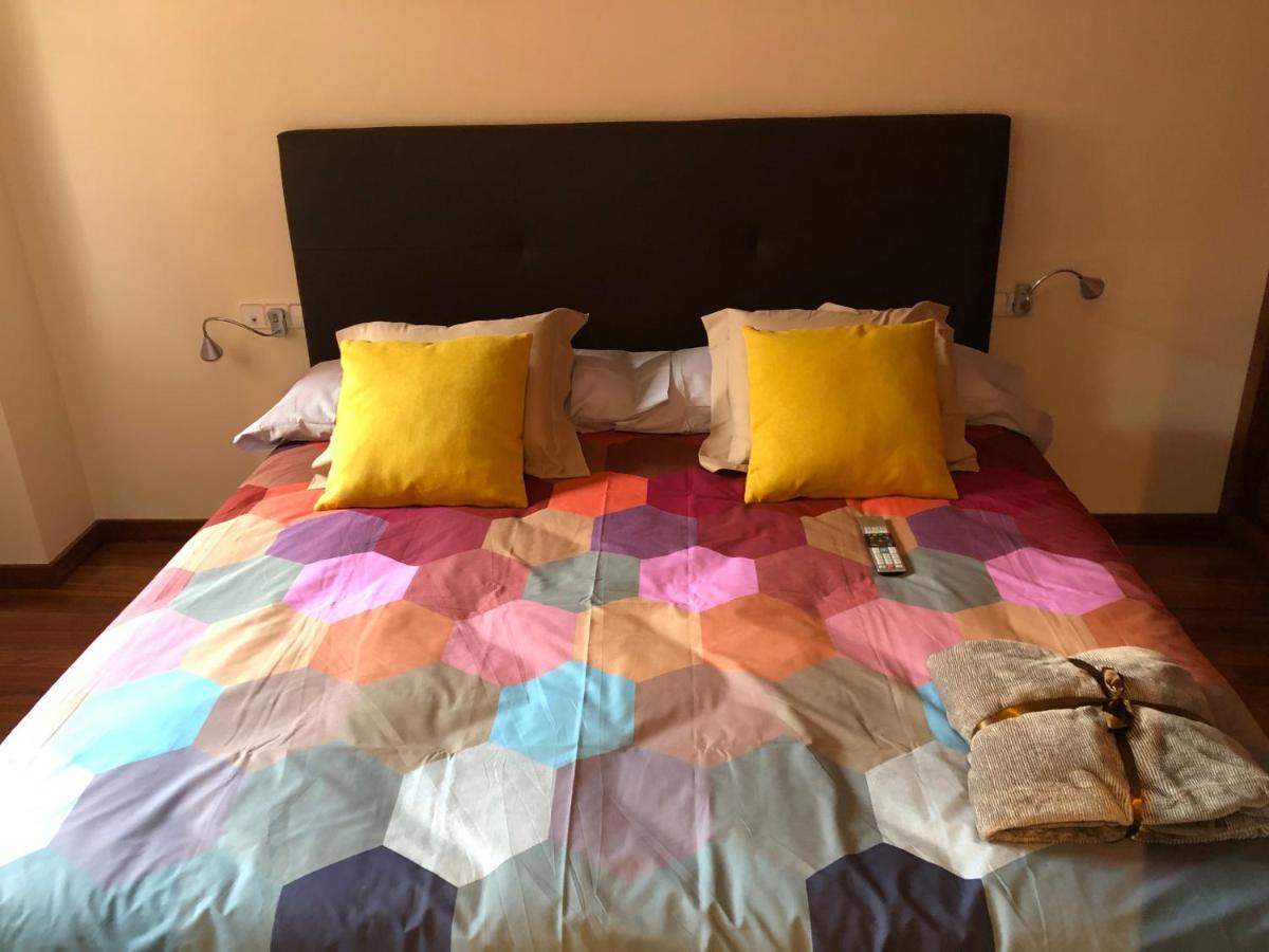 Apartaments Vicus 2 Con Vistas A La Plaza Mayor De Vic Ngoại thất bức ảnh