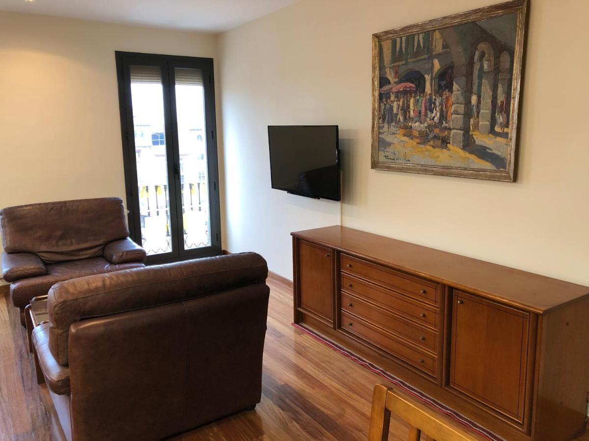 Apartaments Vicus 2 Con Vistas A La Plaza Mayor De Vic Ngoại thất bức ảnh