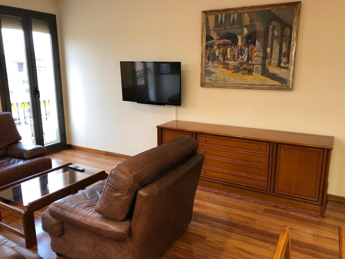Apartaments Vicus 2 Con Vistas A La Plaza Mayor De Vic Ngoại thất bức ảnh